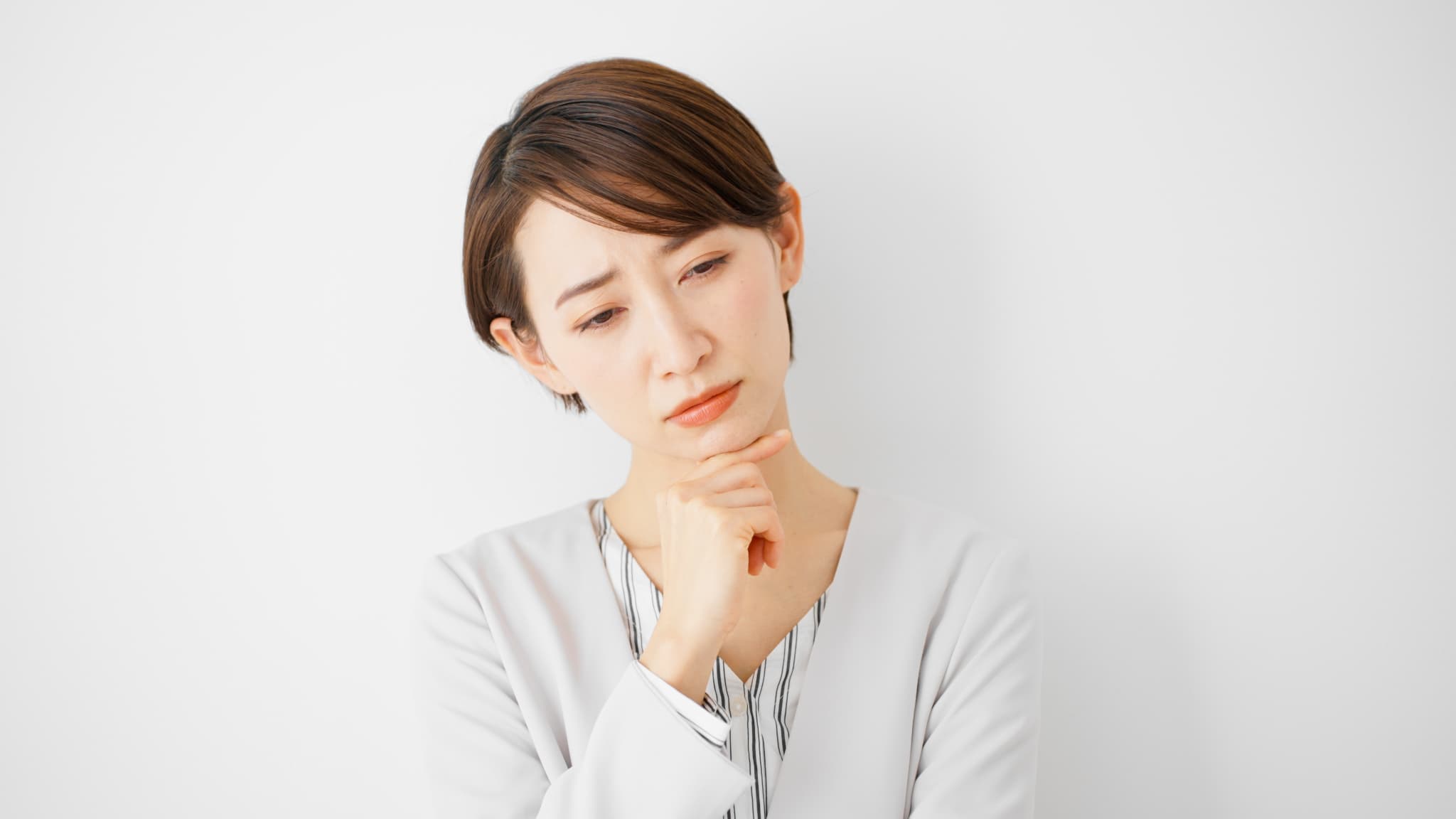 治療してもすぐ虫歯になるのはどうしてか疑問に思う女性